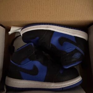 Jordan Toddlers Black and Blue Shoes